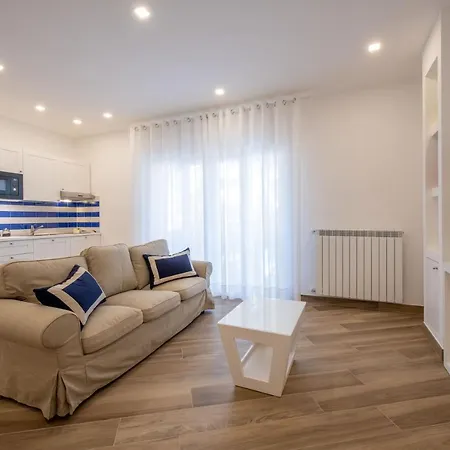 Solymar Due Apartament *