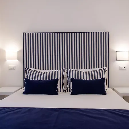 Solymar Due דירה